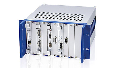 C-885 Physik Instrumente (PI) con pannelli di copertura